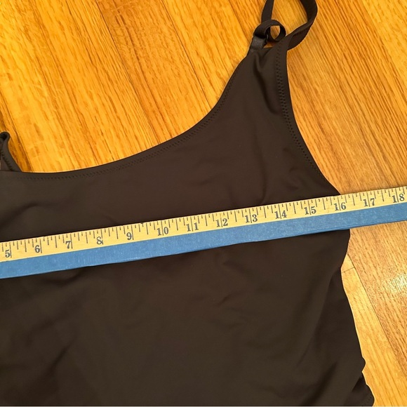 SKIMS Onyx Scoop Neck One Piece Swimsuit Size 2X(n) - Picture 6 of 11